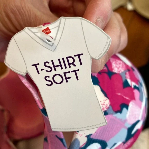 NWT 2 Maidenform and 1 Hanes TSHIRT soft bra.